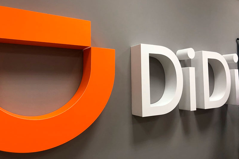 Сервис такси DiDi потерял до 30% клиентов после конфликта с Пекином